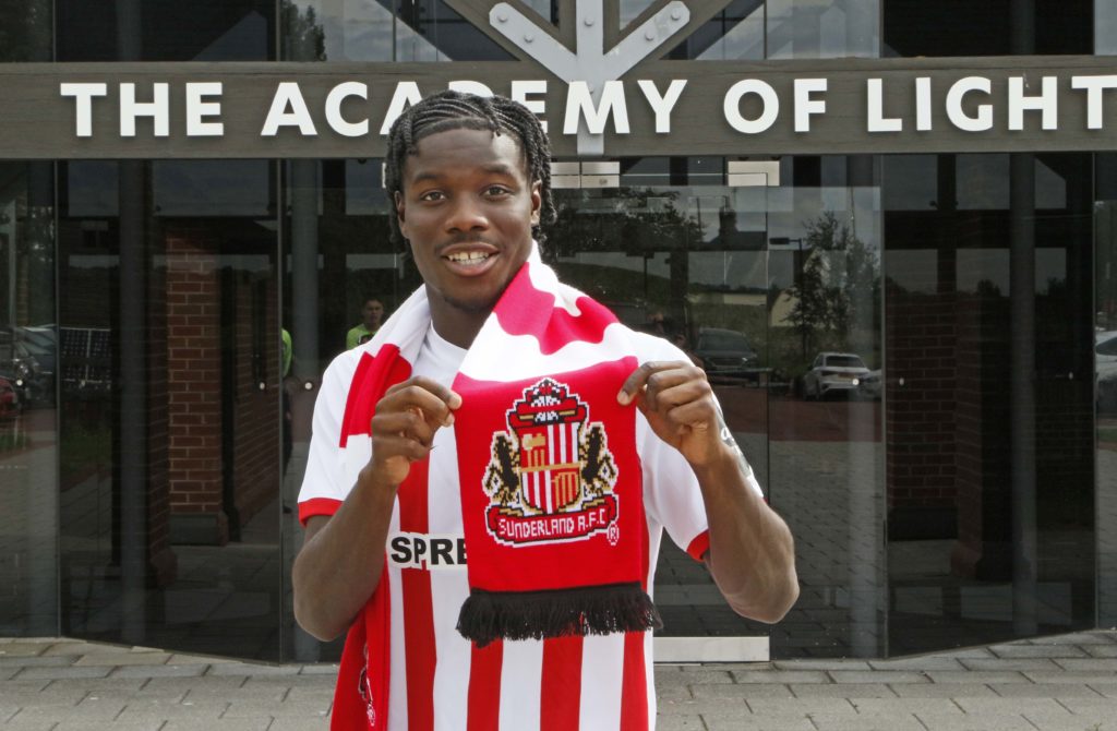 Sunderland Unveil New Signing Eliezer Mayenda