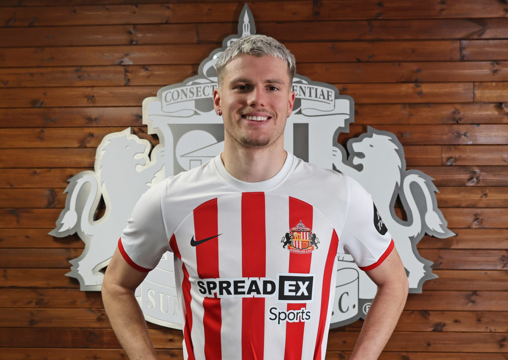 Sunderland Unveil New Signing Leo Hjelde