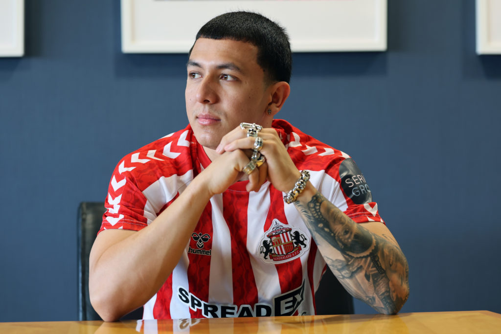 Sunderland Unveil New Signing Ian Poveda