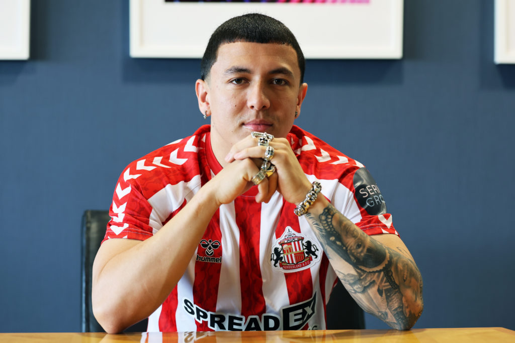 Sunderland Unveil New Signing Ian Poveda