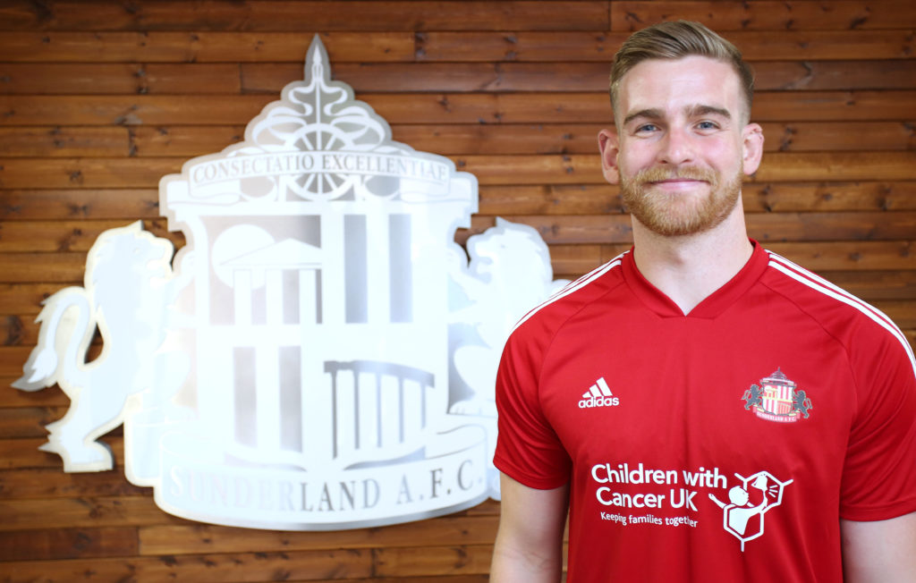 Sunderland Unveil New Signing Lee Burge